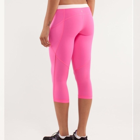 Lululemon Beach Runner Crop
Pinkelicious - Picture 4 of 8